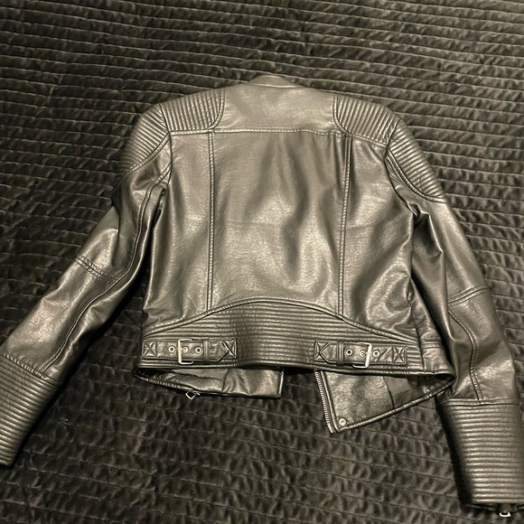 Leather jacket - Picture 3 of 3